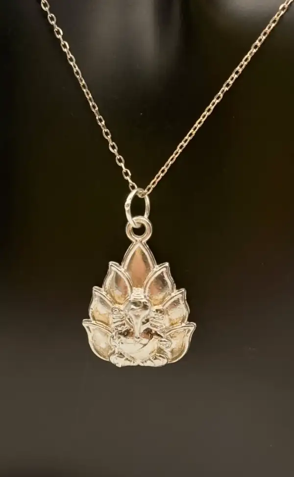 Colgante Ganesha Con Flor De Loto Plata De Ley - Imagen 2