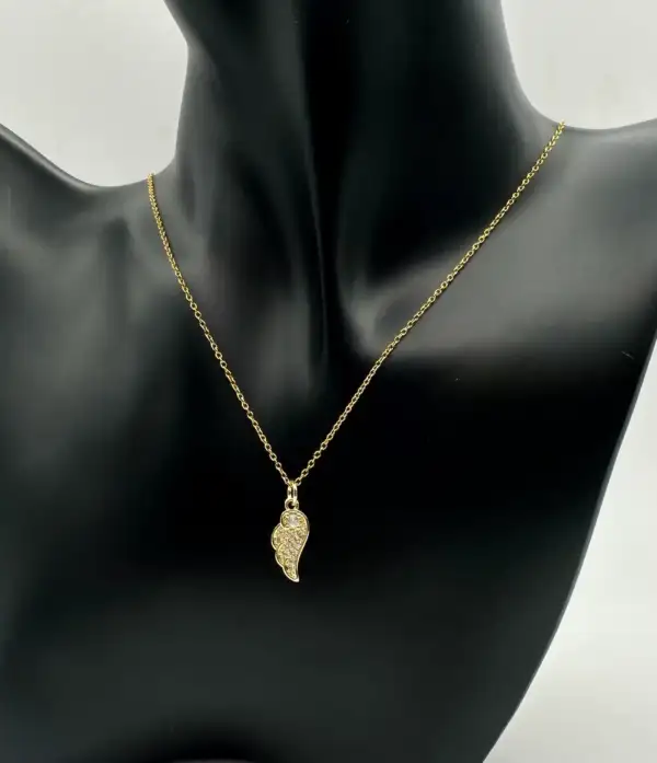 Colgante Alas Con Brillo Acabado Dorado Acero Inoxidable