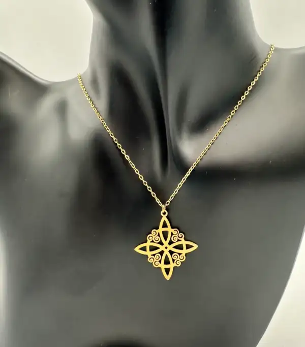 Colgante De Acero Inoxidable Con Nudo De Bruja Acabado En Dorado