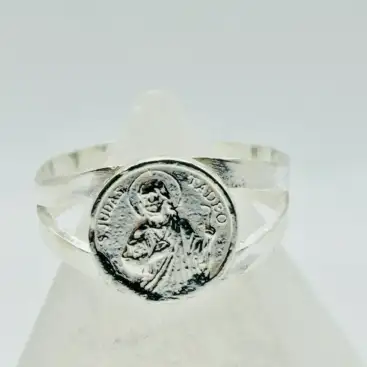 Anillo San Judas Tadeo De Plata De Ley - Imagen 2