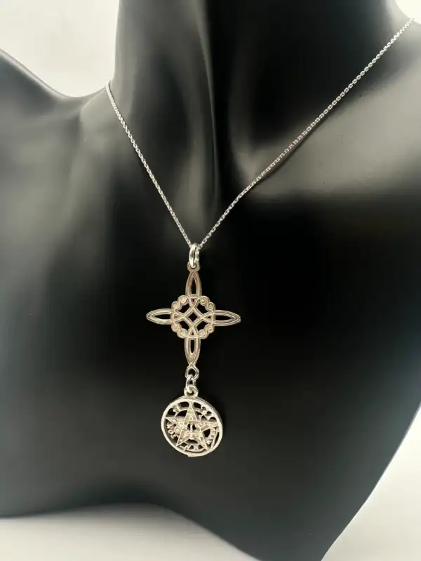 Colgante Nudo De Bruja Simple Y Tetragramaton Plata De Ley - Imagen 2