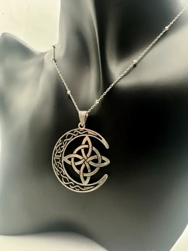 Colgante Luna Vikinga Y Nudo De Bruja Plata De Ley - Imagen 2