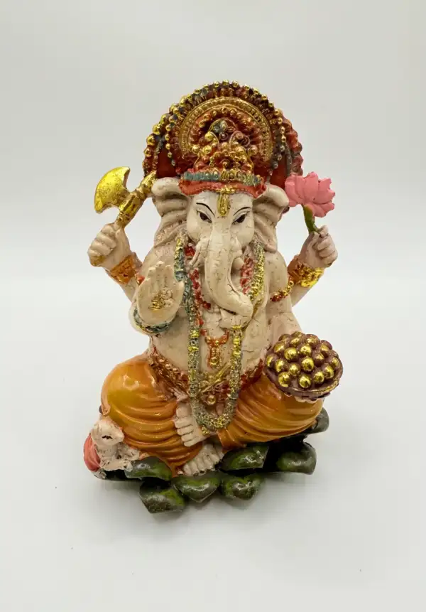 Figura Ganesha con Hacha y Loto