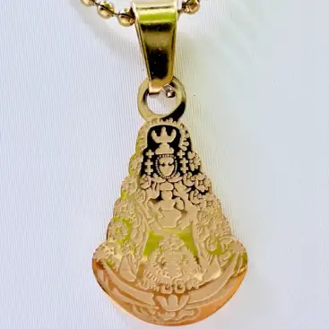 Colgante Virgen Del Rocio Placa Acero Dorado Grande
