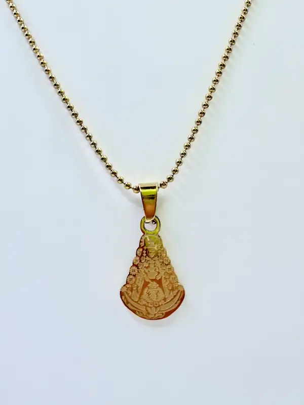 Colgante Virgen Del Rocio Placa Acero Dorado Pequeño
