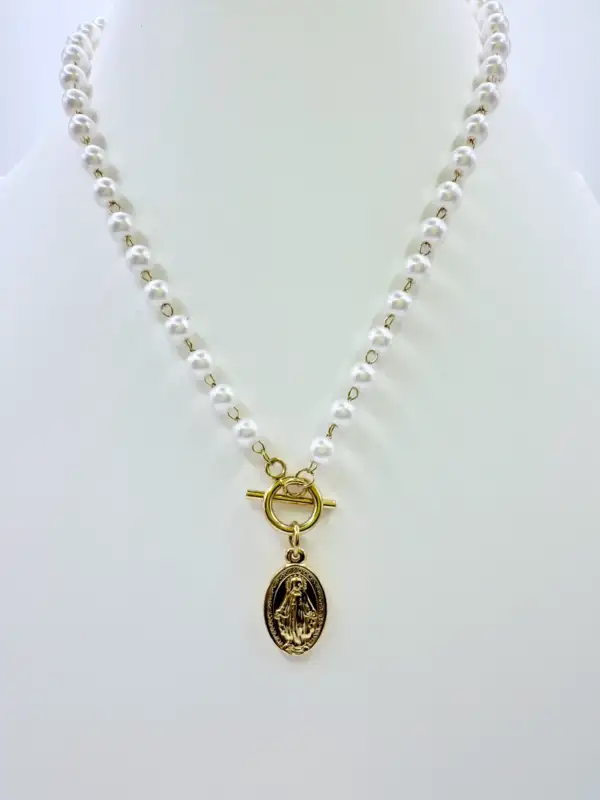 Colgante Perlas Con Virgen Acero Dorado