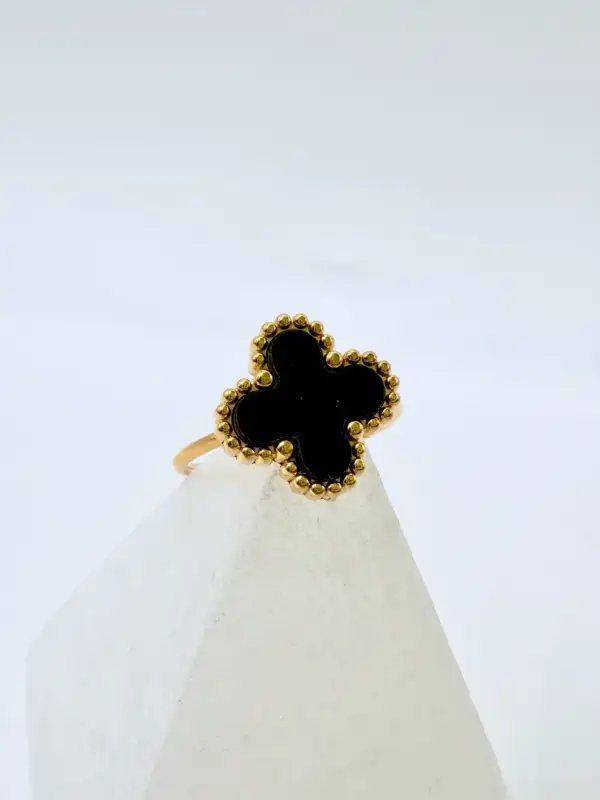 Anillo Flor Color Negro Acero Dorado Grande Regulable - Imagen 2