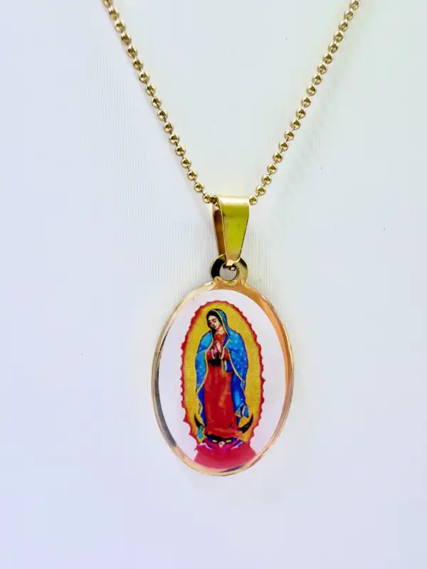 Colgante Virgen De Guadalupe Color Acero Dorado