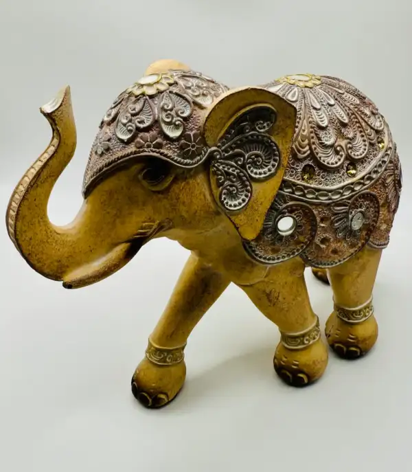 Figura Elefante Color Tierra