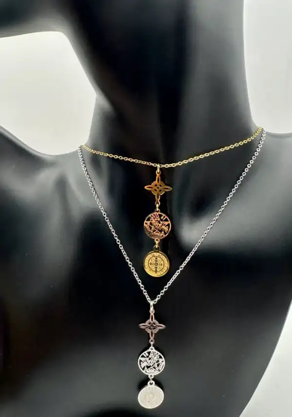 Colgante de Acero Triple Protección – Nudo de Bruja, Tetragramatón y San Benito
