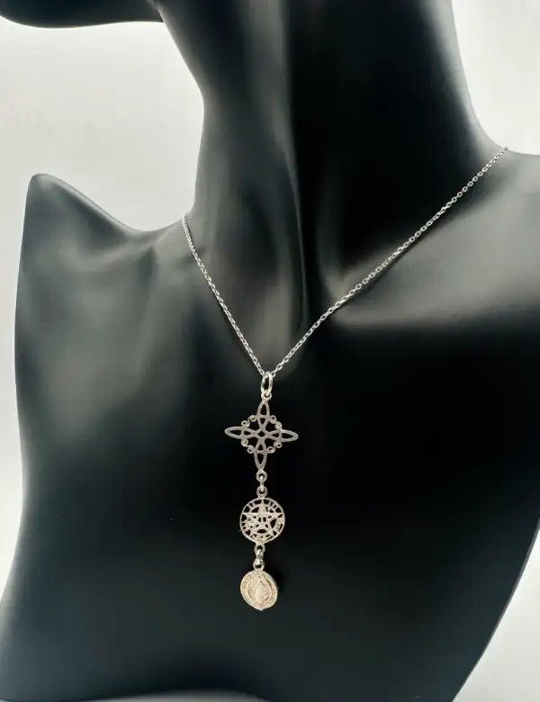 Colgante Nudo De Bruja Tetragramaton Y San Benito Plata De Ley