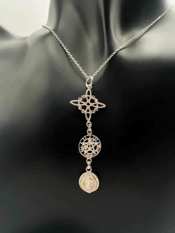 Colgante Nudo De Bruja Tetragramaton Y San Benito Plata De Ley - Imagen 2