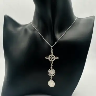 Colgante Triple Proteccion Nudo De Bruja, Tetragramaton Y San Benito Plata De Ley