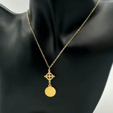 Colgante Nudo De Bruja Y San Benito Acero Dorado Doble Proteccion