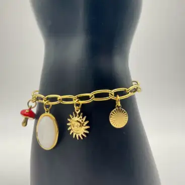 Pulsera Cuarzo Blanco Y Amuletos Acero Dorado