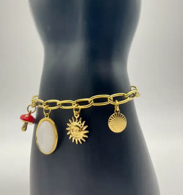 Pulsera Cuarzo Blanco Y Amuletos Acero Dorado