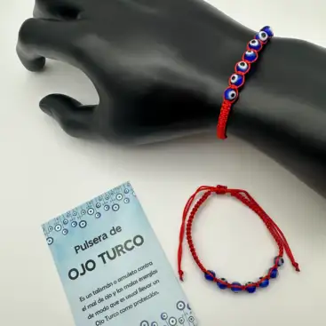 Pulsera Roja Y Ojos Turcos Juntos