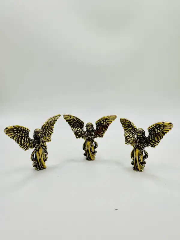 Angel Pequeño de Bronce