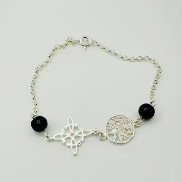 Pulsera Triple Proteccion Nudo De Bruja Tetragramaton Y Onix Plata De Ley