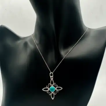 Colgante Nudo De Bruja Con Turquesa Plata De Ley
