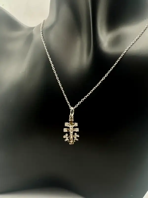 Colgante Cruz De Caravaca Plata De Ley - Imagen 2