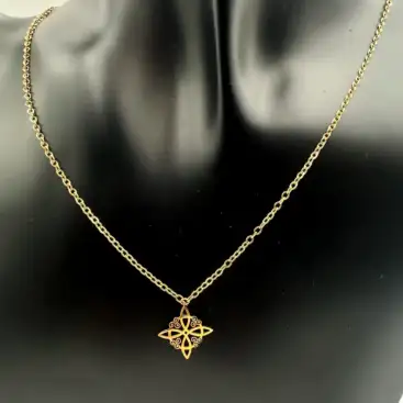 Colgante Nudo De Bruja Pequeño Acero Dorado