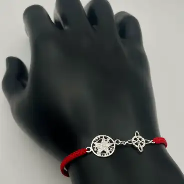 Pulsera Macrame Roja Doble Proteccion Nudo De Bruja Y Tetragramaton Plata De Ley