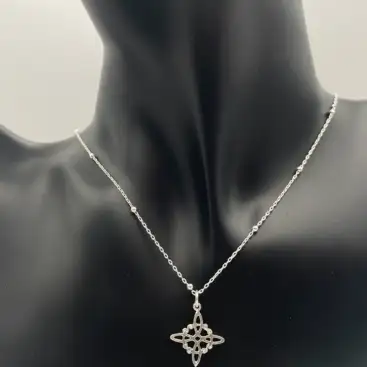 Colgante Nudo De Bruja Plata De Ley