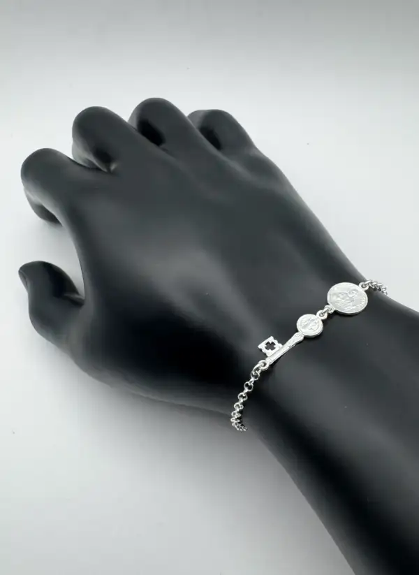 Pulsera San Judas Tadeo Y Llave De San Benito Pequeña Plata De Ley