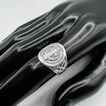 Anillo San Benito Plata De Ley
