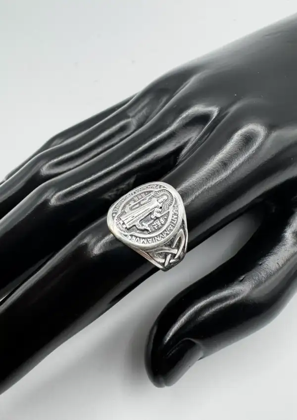 Anillo San Benito Plata De Ley