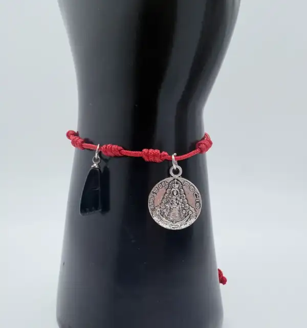 Pulsera 7 Nudos Medalla Relieve Virgen Del Rocio Y Puño De Higa - Imagen 2