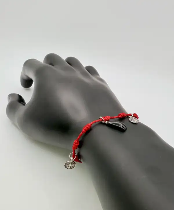 Pulsera 7 Nudos Medalla San Benito, Escapulario Y Puño De Higa