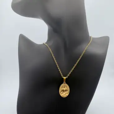 Colgante Sagrado Corazon Acero Dorado