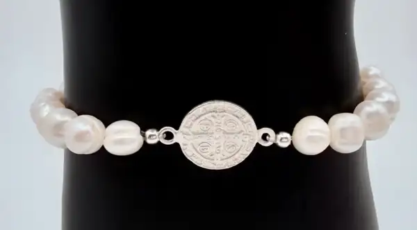 Pulsera San Benito Con Perlas Naturales Plata De Ley - Imagen 2