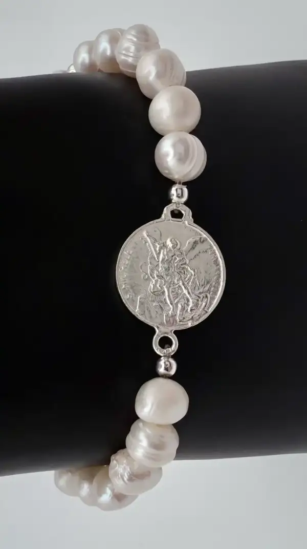 Pulsera San Miguel Arcangel Con Perlas Naturales Plata De Ley - Imagen 2