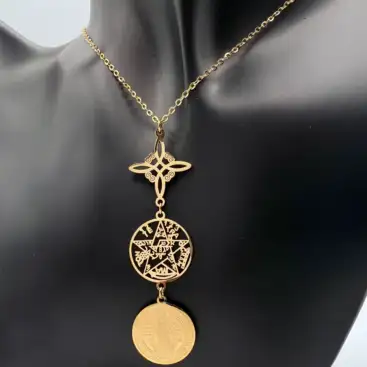 Colgante de Acero Dorado Triple Protección Grande Nudo de Bruja, Tetragramaton y San Benito