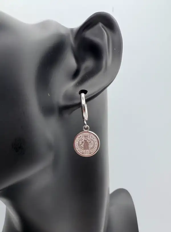 Pendientes Aro Medalla San Benito Acero Plateado