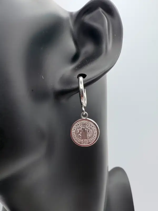 Pendientes Aro Medalla San Benito Acero Plateado - Imagen 2