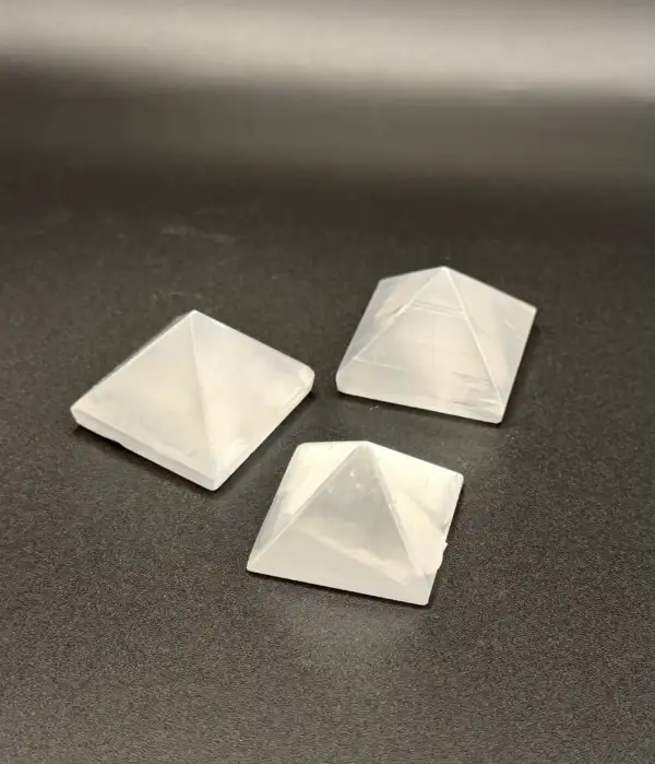 Piramide Selenita 3 Cm