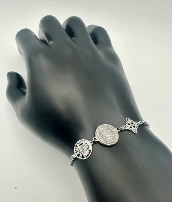 Pulsera Triple Protección Tetragramatón San Benito y Nudo De Bruja Simple Acero Plateado