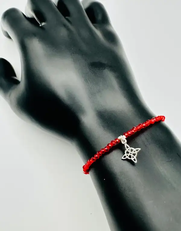 Pulsera Roja con Nudo de Bruja en Plata de Ley