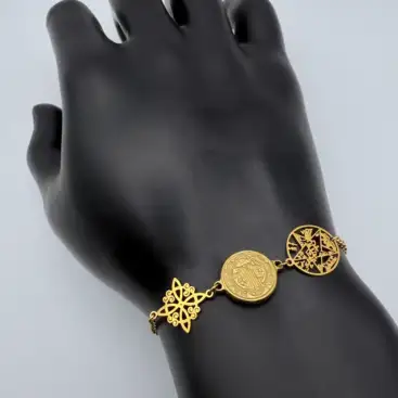 Pulsera Triple Protección Tetragramatón San Benito y Nudo De Bruja Acero Dorado