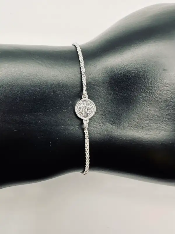Pulsera Medalla San Benito Pequeña Plata De Ley