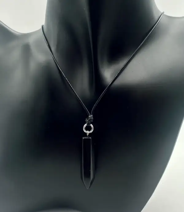 Colgante Cuerda Con Punta De Turmalina