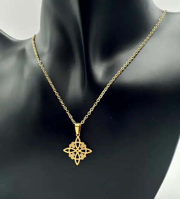 Colgante Nudo De Bruja Con Circulo Mediano Acero Dorado - Imagen 2