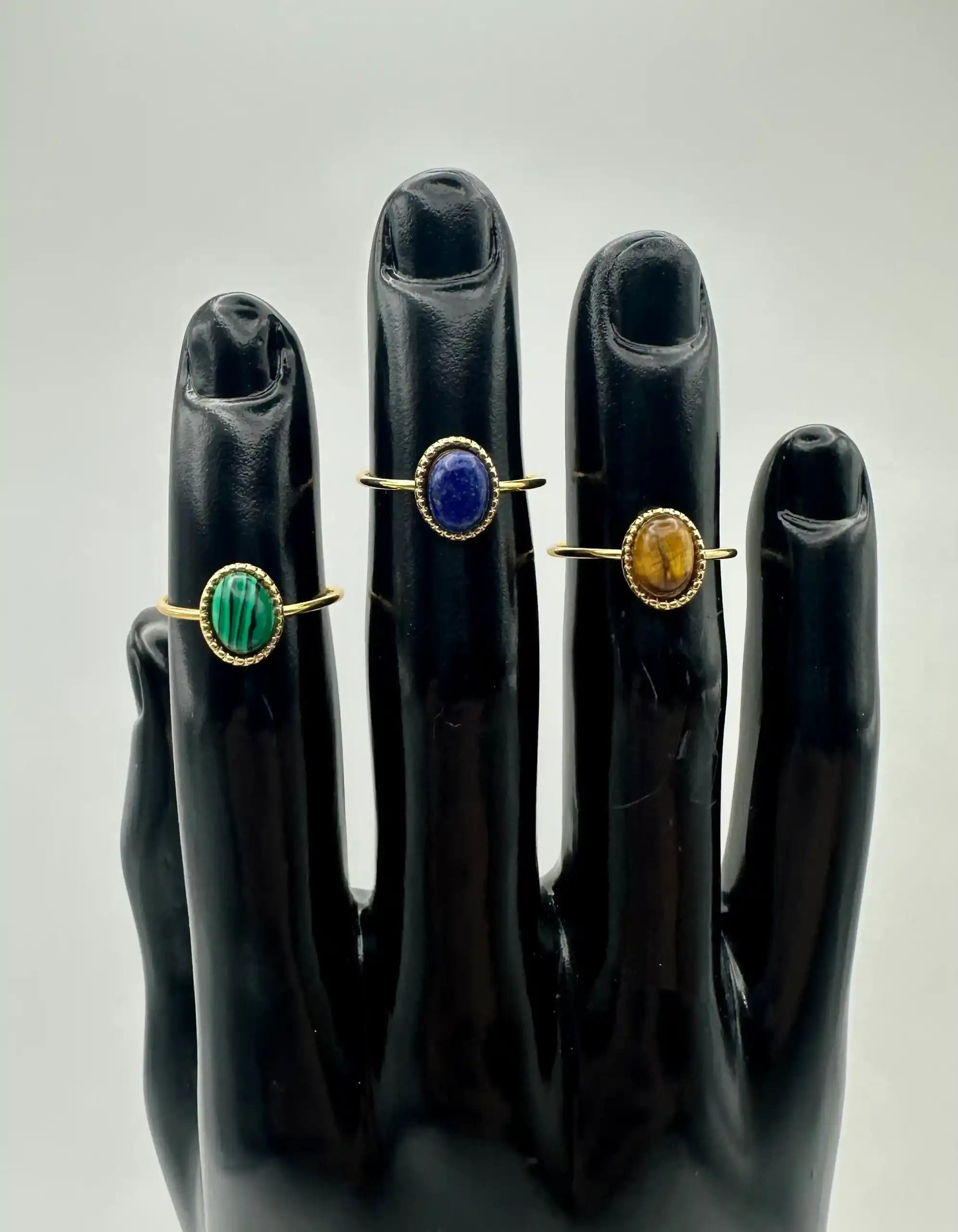 Anillo Ovalado Pequeño Acero Dorado