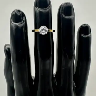 Anillo Cuarzo Blanco Facetado Acero Dorado