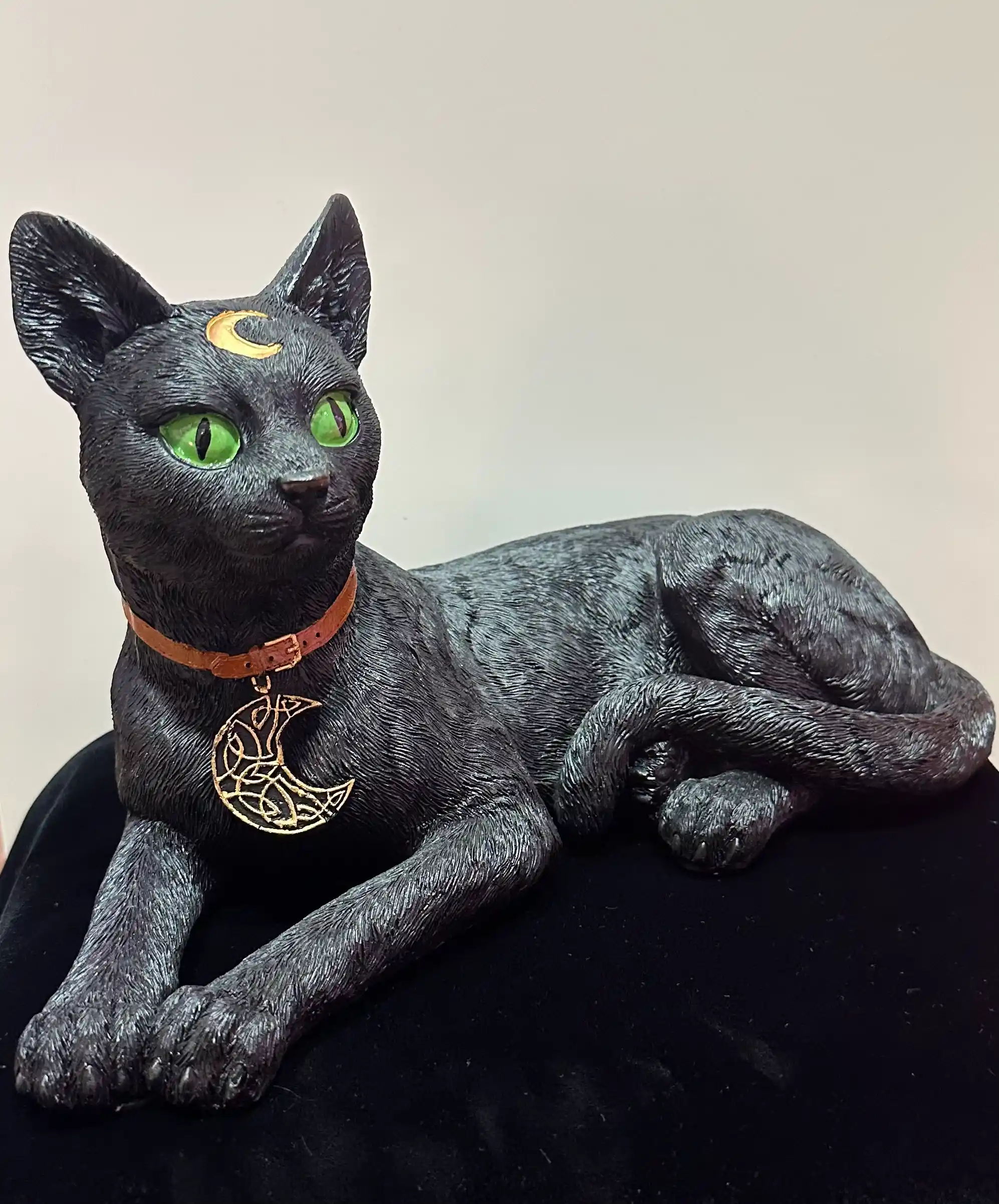 Figura Gato Negro Acostado - Imagen 2
