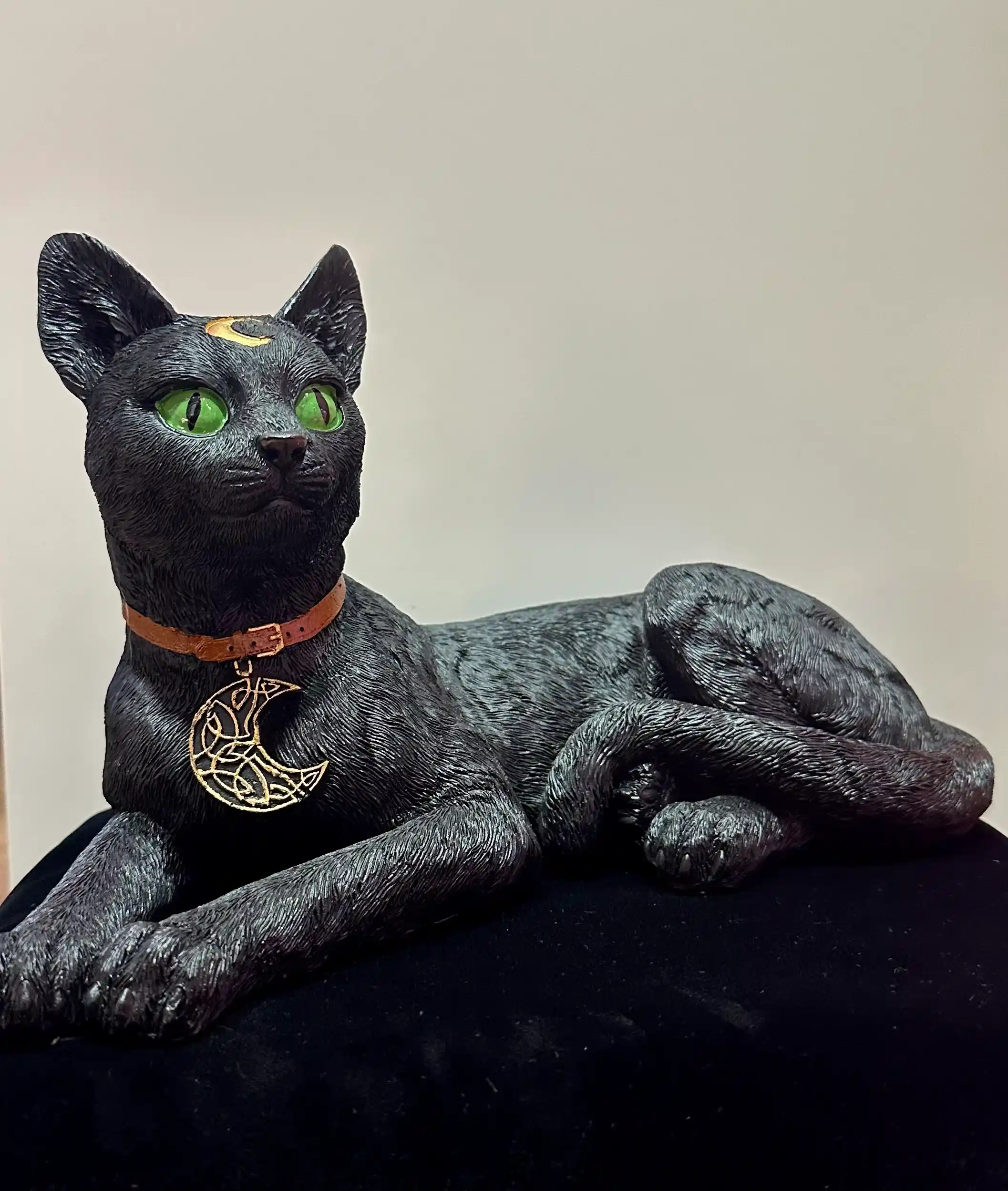 Figura Gato Negro Acostado